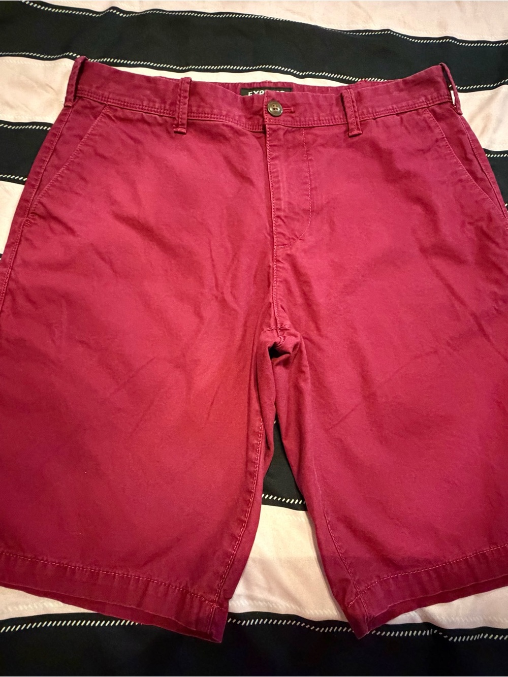 Men's Classic Chino Shorts in Burgundy - Unknown Brand